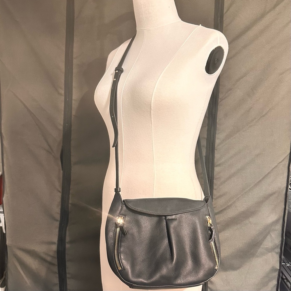 Black Leather Crossbody Bag - Classic Women's Shoulder Bag Vince Camuto